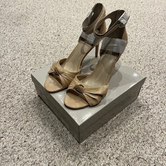 NEW Mark Fisher Brodie Heels Sz 11 Womens Ankle Strap Bow Detail Formal Natural - Picture 1 of 7